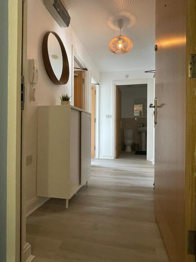 Family Friendly Maritime Apartment スウォンジー エクステリア 写真