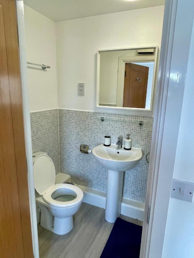 Family Friendly Maritime Apartment スウォンジー エクステリア 写真