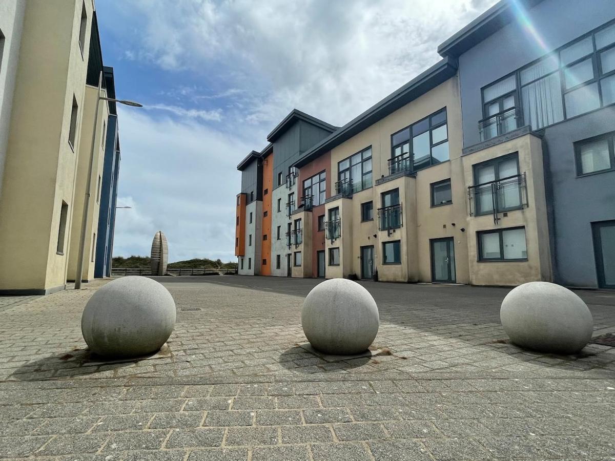 Family Friendly Maritime Apartment スウォンジー エクステリア 写真
