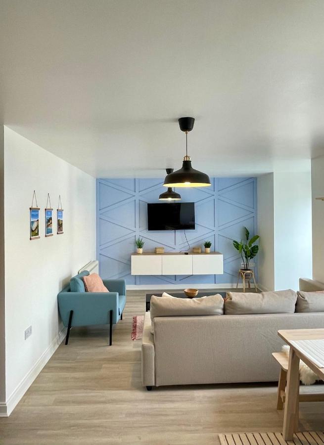 Family Friendly Maritime Apartment スウォンジー エクステリア 写真